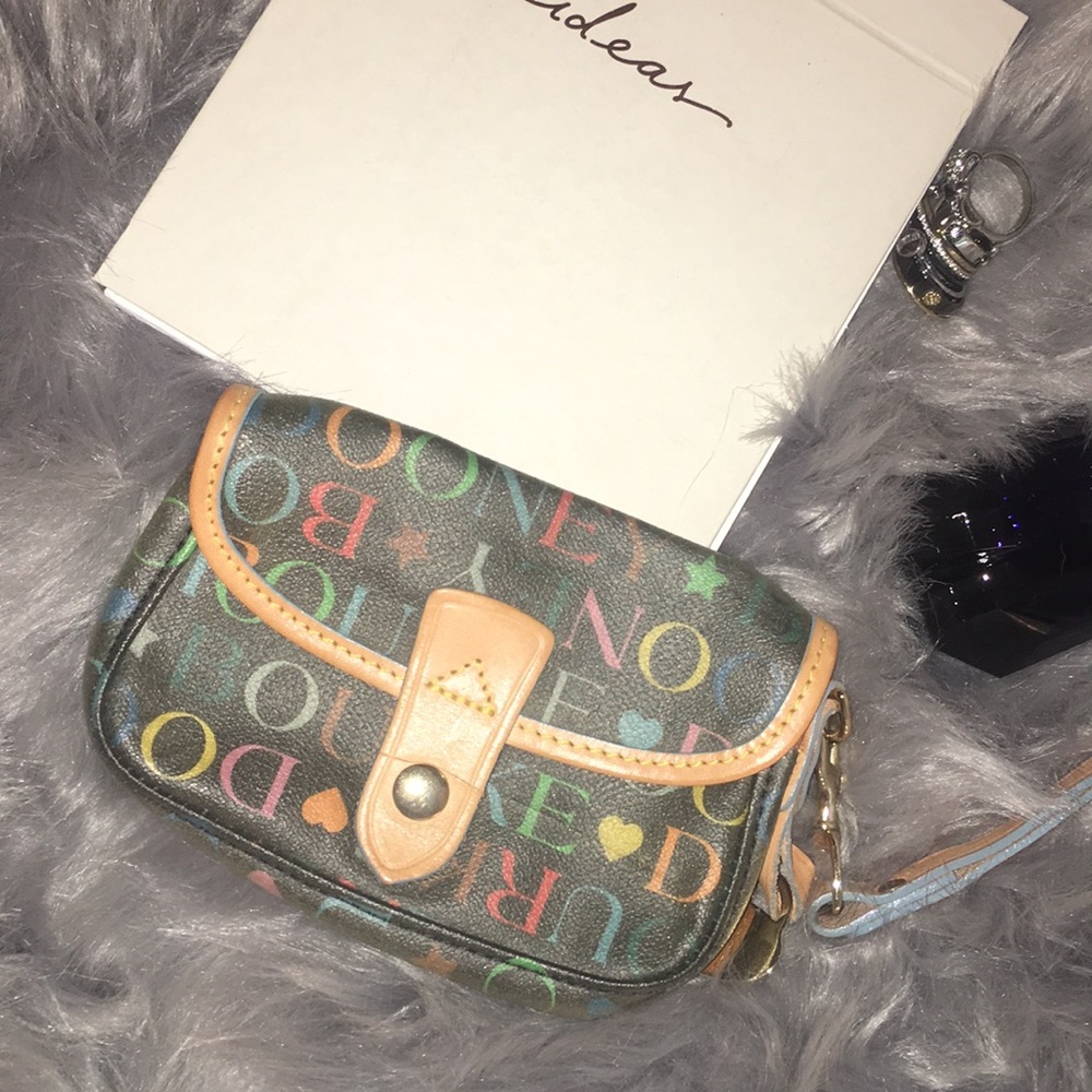 Dooney & buourke small wristlet ✨AUTHENTIC✨